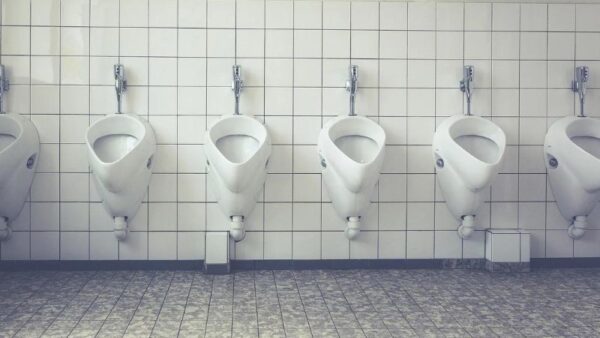 cloudy urine causes